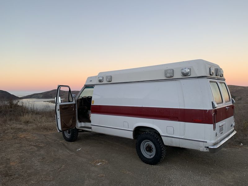 Picture 2/7 of a 1989 Ford e350 4x4 quigely 7.3l diesel 64k Miles  for sale in Medford, Oregon