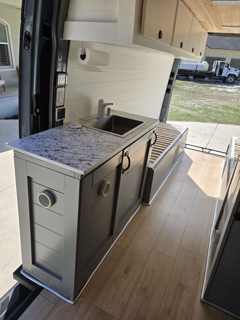 Picture 5/30 of a 2023 Double Heat Pump Air Conditioned Sprinter for sale in Middleburg, Florida