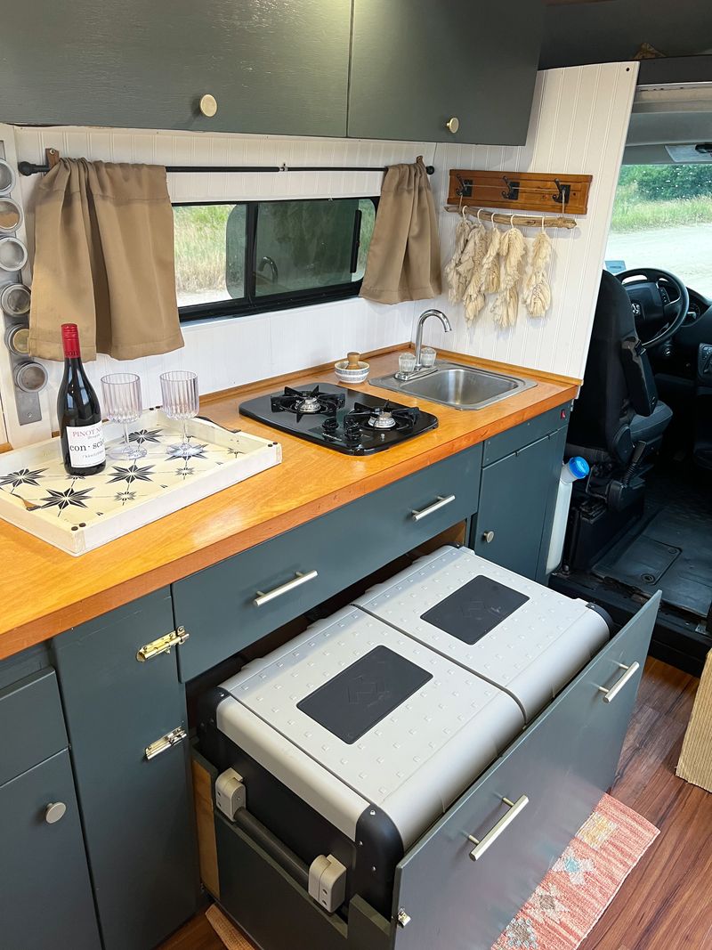 Picture 5/11 of a PRICE DROP ! 2016 Ram ProMaster 2500 CamperVan -HR, 159WB for sale in Kennett Square, Pennsylvania