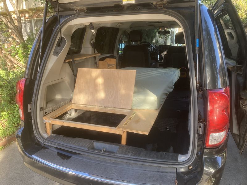 Picture 3/31 of a 2012 Dodge Grand Caravan Camper Van for sale in Glendale, California