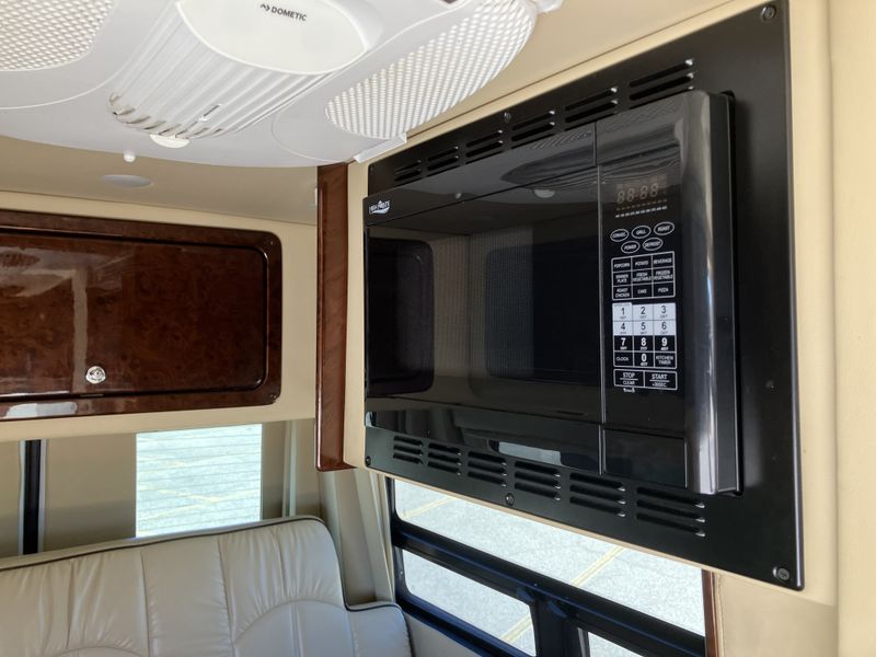 Picture 4/18 of a RARE 19' Compact Camper= Endless Freedom for sale in Englewood, Florida