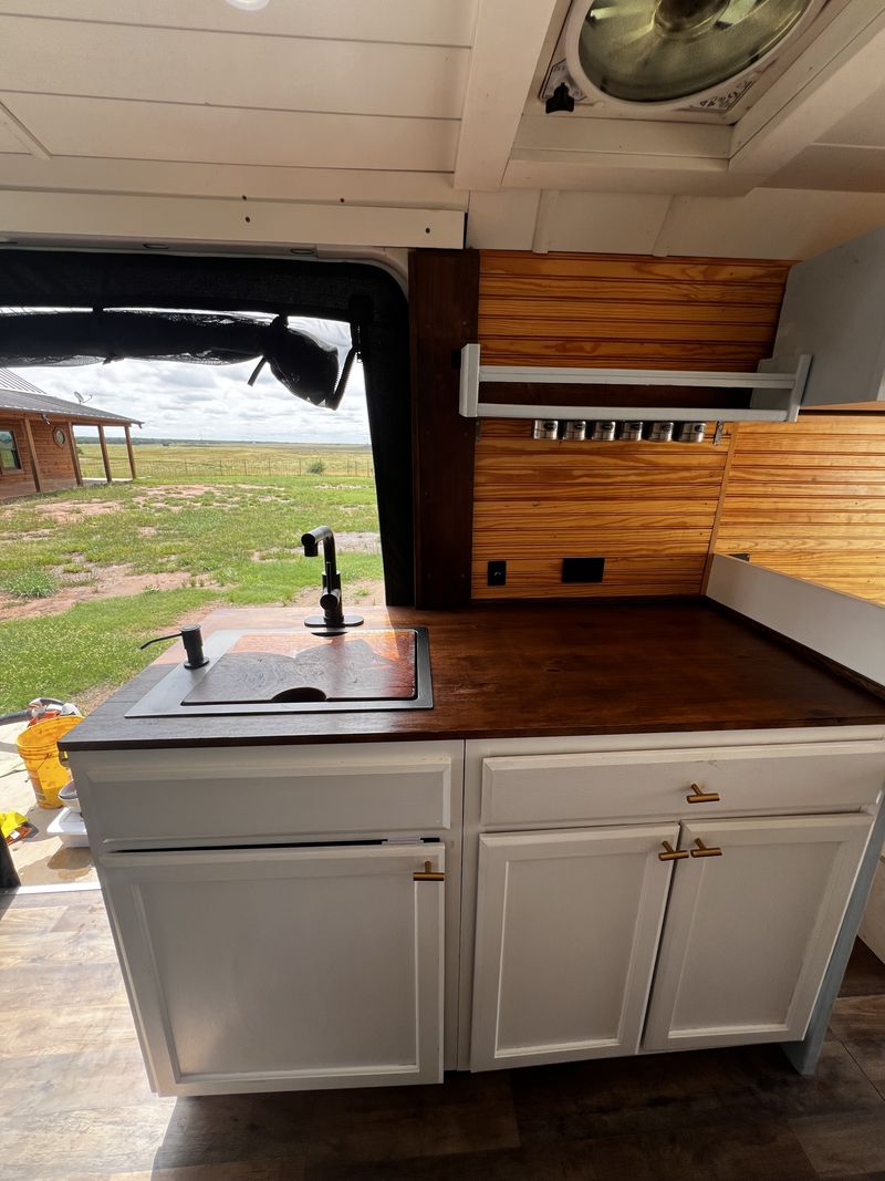 Picture 3/5 of a 2021 Ram Promaster 3500 EXT for sale in Henrietta, Texas