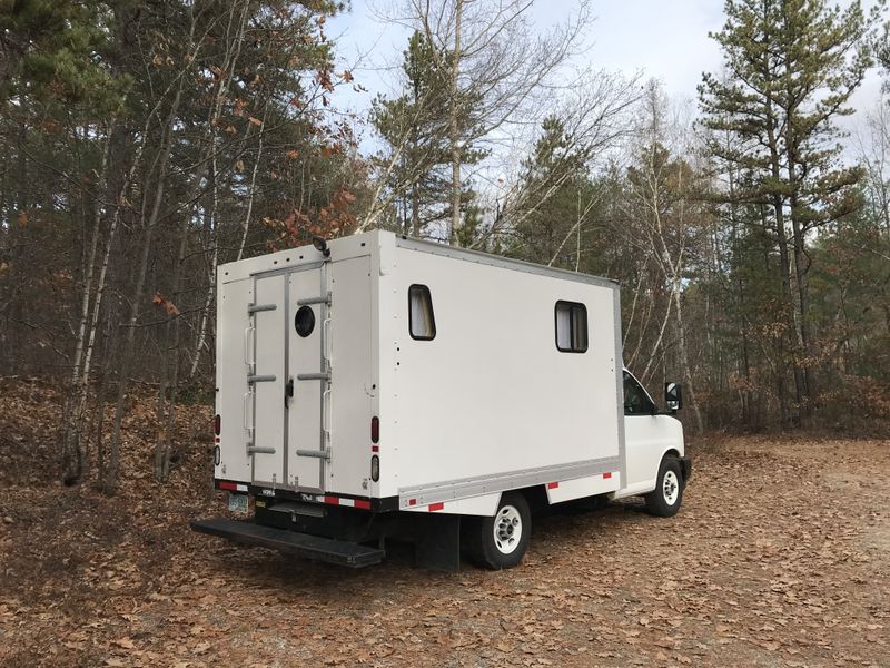 Picture 2/35 of a 2017 GMC Savana 3500 Cutaway Box Truck for sale in Minneapolis, Minnesota