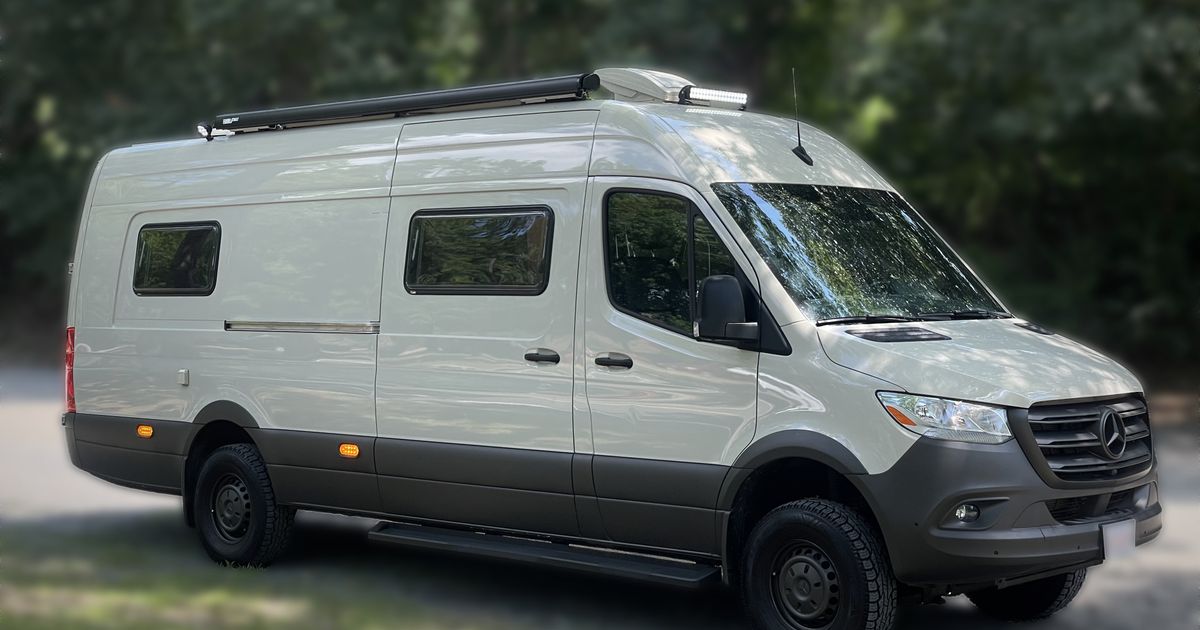 Camper Van For Sale 2019 Sprinter 2500, 170 ext., HR, 4x4. Low mileag