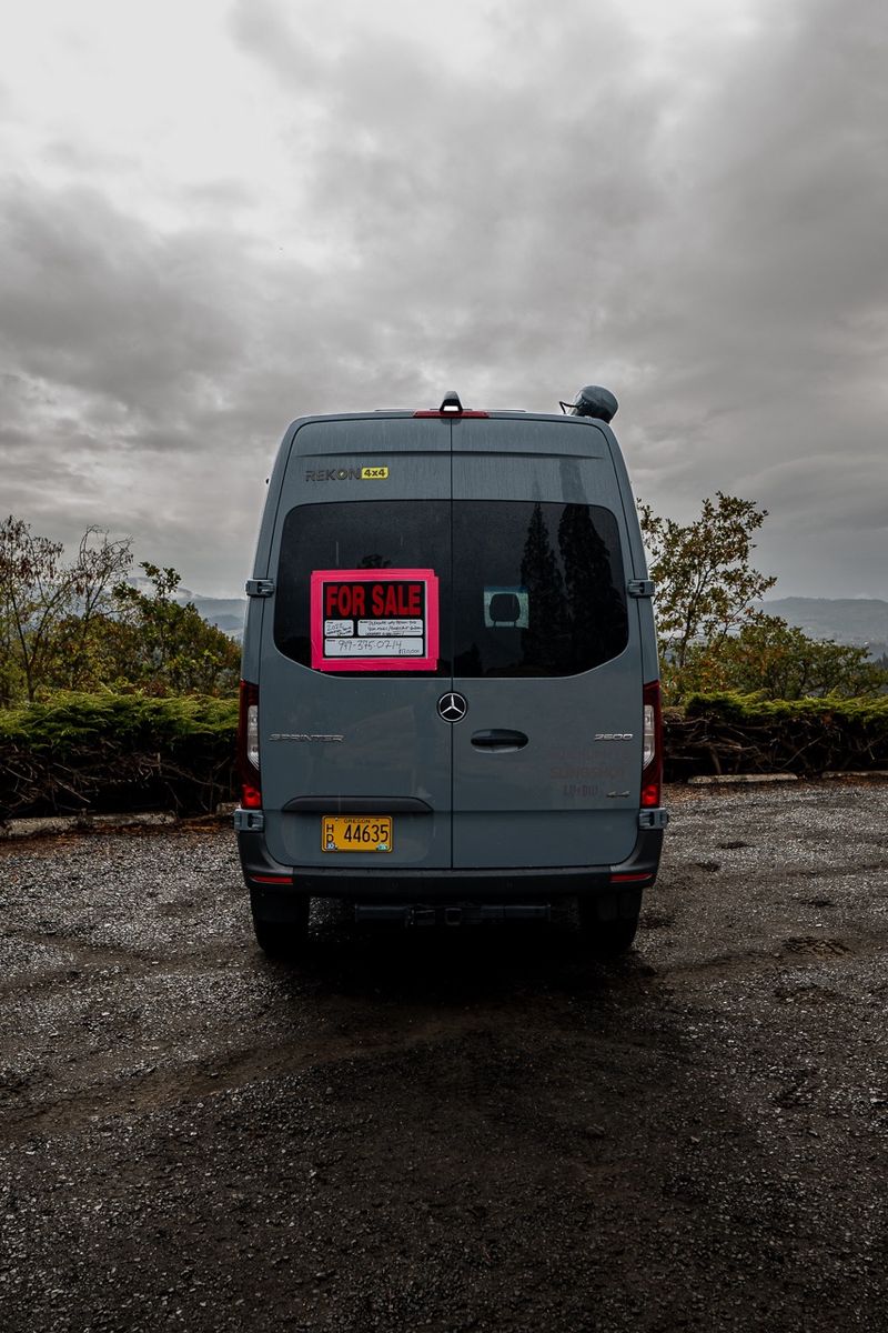 Picture 5/17 of a 2021 Pleasure-Way Rekon 4×4 for sale in Hood River, Oregon