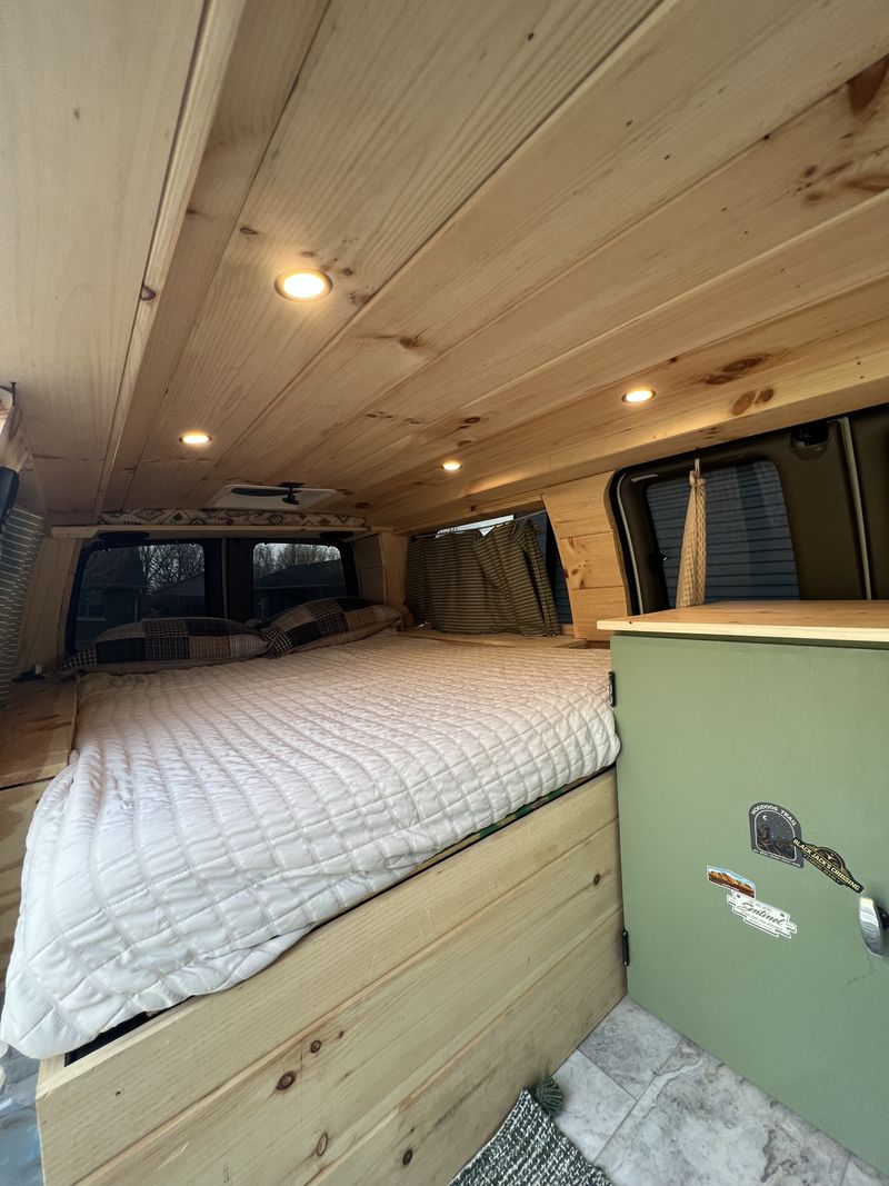 Picture 3/11 of a 2005 Chevy Express 3500 (61k miles) for sale in Bedford, Indiana