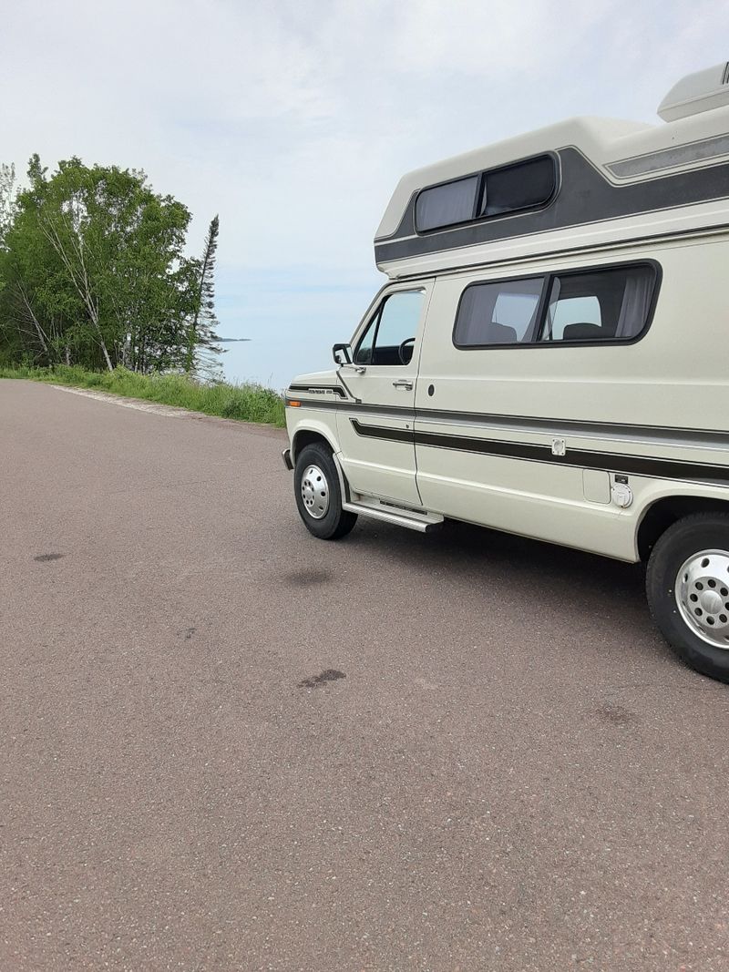 Picture 4/12 of a 1987 Coachmen E250 for sale in Mound, Minnesota