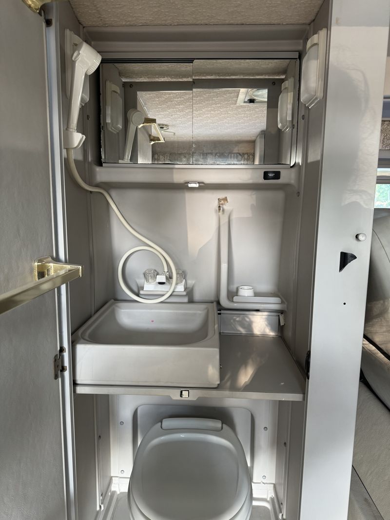 Picture 2/12 of a 2004 Volkswagen Rialta for sale in Hamilton, Montana