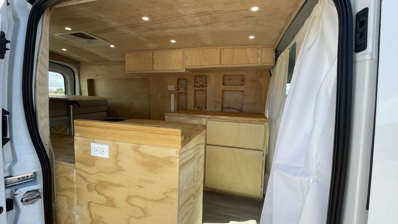 Picture 4/29 of a 2015 Fort Transit 150 Medium Roof Camper for sale in Grand Junction, Colorado