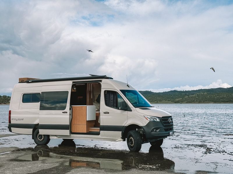 Picture 3/34 of a 4-season Mercedes Sprinter 170 ext AWD for sale in South Lake Tahoe, California