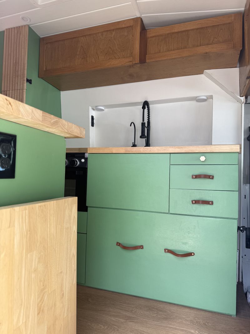 Picture 5/10 of a 2019 Ford Transit 350HD XLT for sale in Chattanooga, Tennessee
