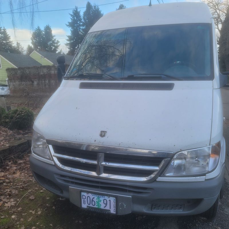 Picture 2/10 of a 2005 converted dodge sprinter 3500 high roof for sale in Portland, Oregon