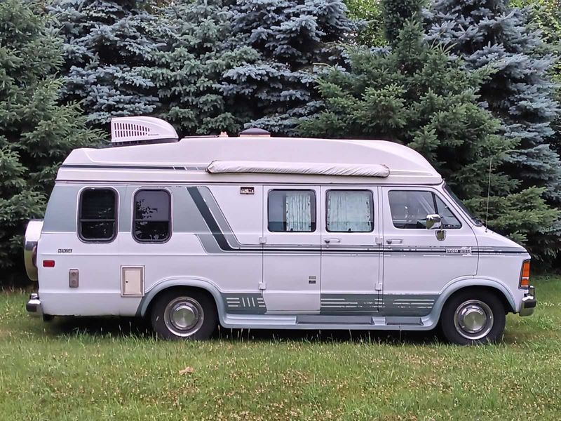 Picture 1/12 of a 1993 Dodge Coachman Saratoga  for sale in Tekonsha, Michigan