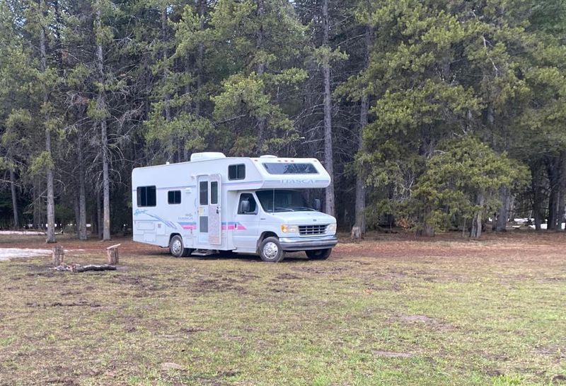 Picture 1/16 of a 1996 Itasca Winnebago 22ft LOW Miles for sale in Las Vegas, Nevada