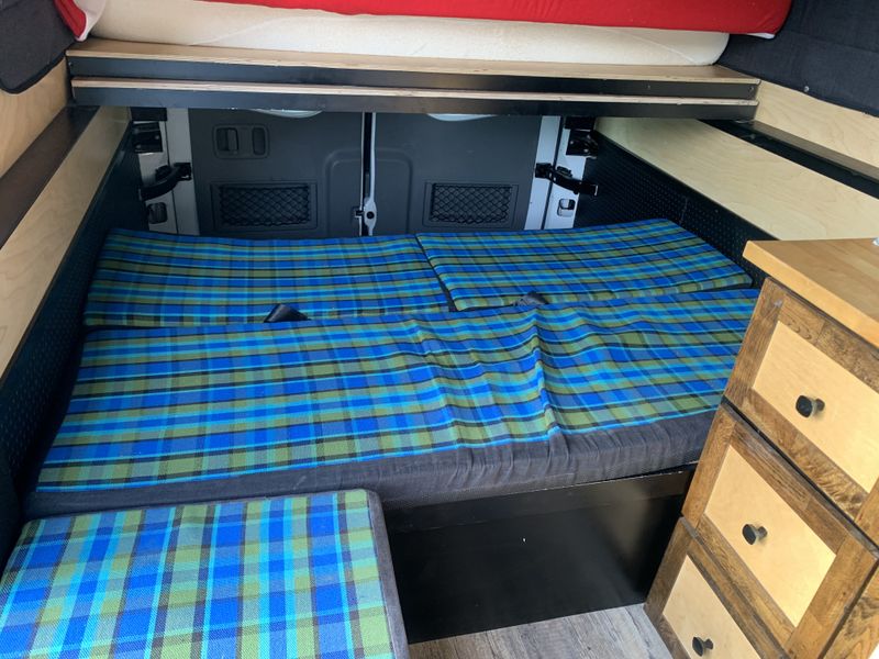 Picture 5/17 of a 2014 sprinter camper van for sale in Hood River, Oregon