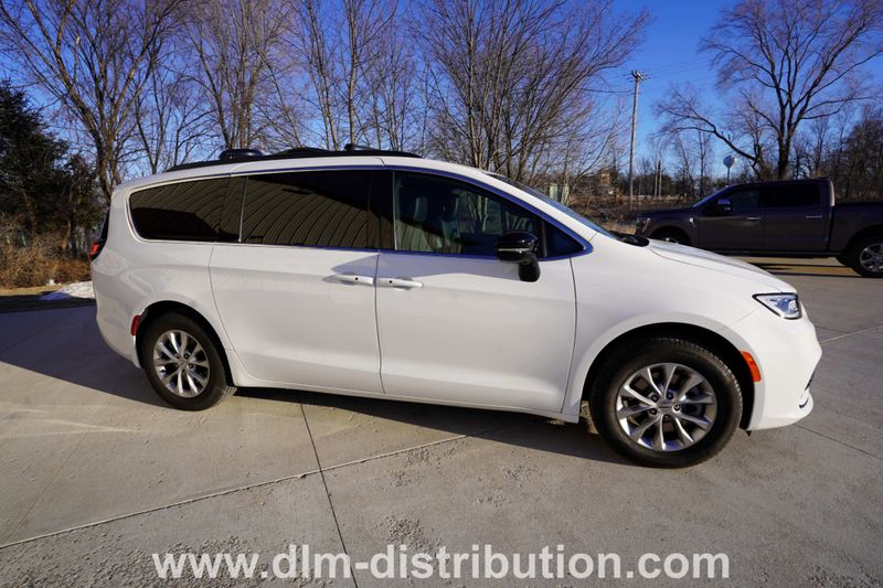 Picture 5/14 of a 2025 Mini-T Campervan AWD with Starlink Internet  for sale in Lake Crystal, Minnesota