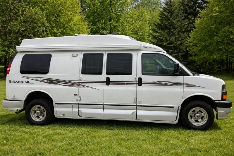 Picture 5/10 of a 2011 Chevy Roadtrek 190 Popular for sale in Boise, Idaho