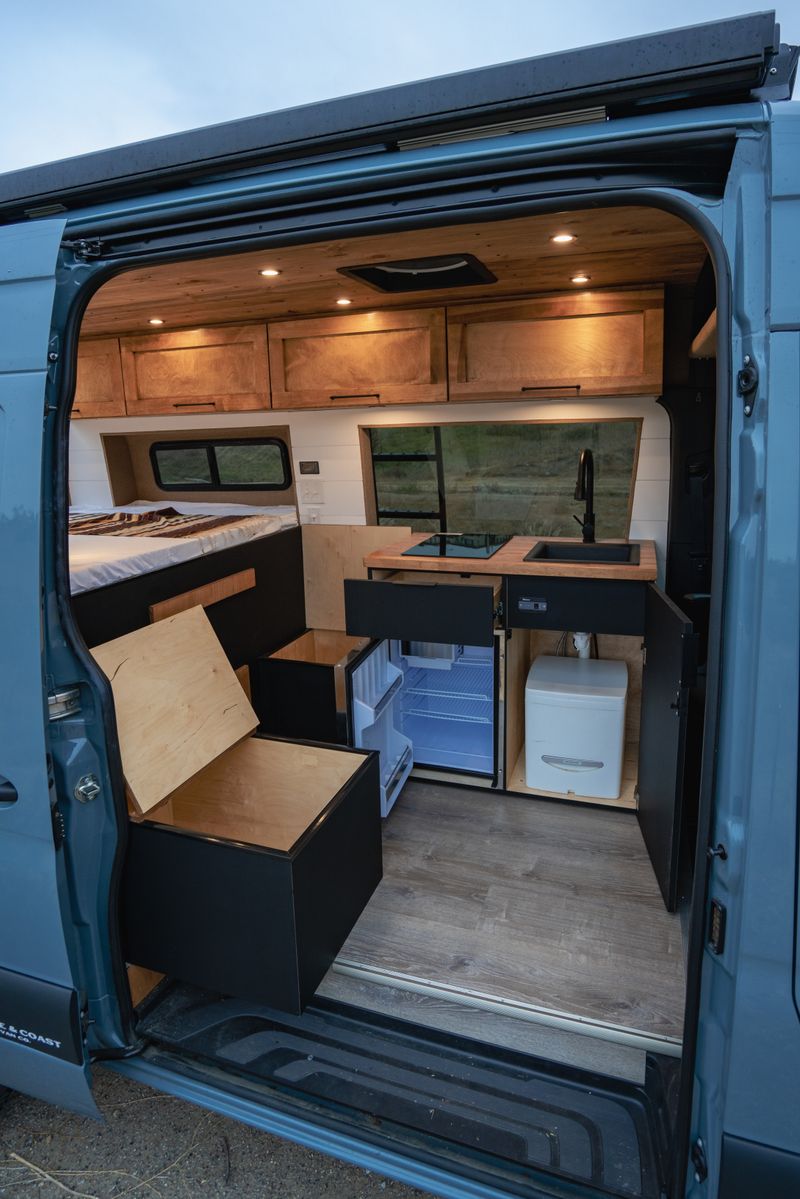 Picture 3/17 of a 2022 4×4 Sprinter | 4 Season | Custom Build for sale in San Diego, California