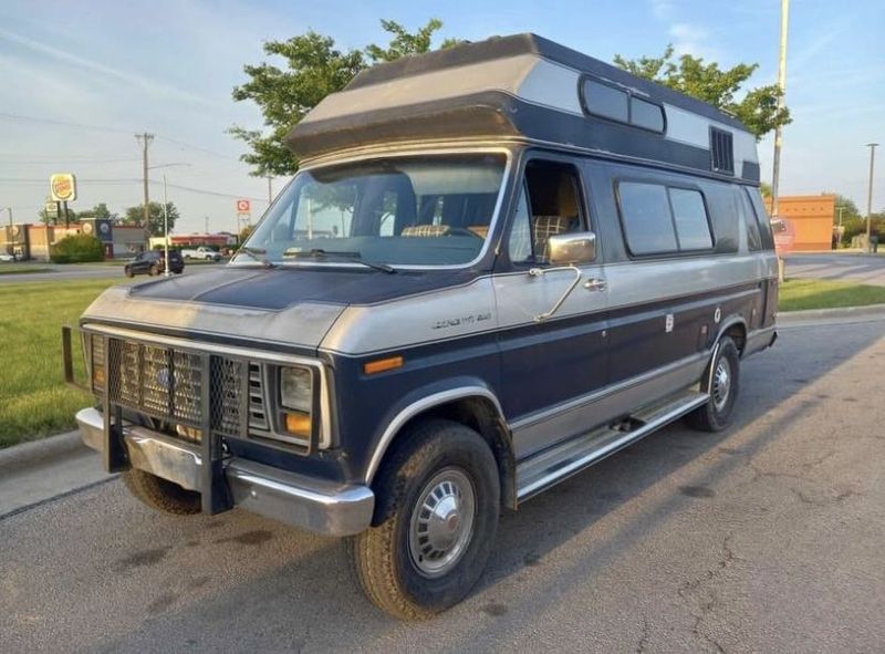 Picture 1/3 of a 1986 ford econoline travel wagon, camper van for sale in Cleveland, Ohio