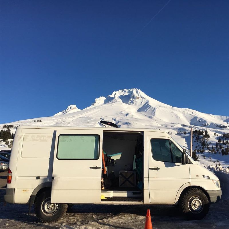 Picture 2/18 of a 2006 Dodge Sprinter Van for sale in Olympia, Washington