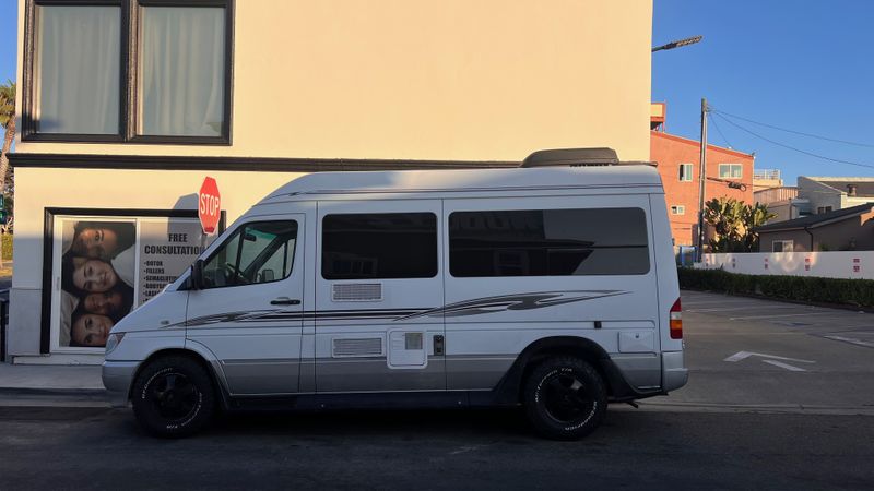 Picture 4/22 of a 2006 Roadtrek SS Agile 19ft for sale in Sunset Beach, California