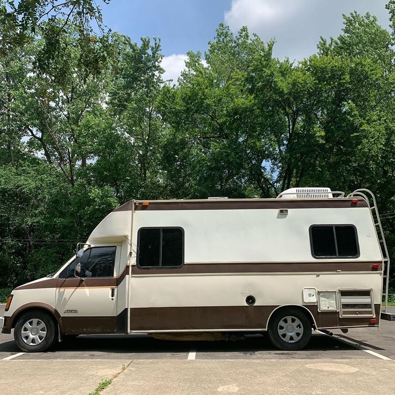 Picture 2/10 of a Chevy Astro Camper for sale in Columbus, Ohio