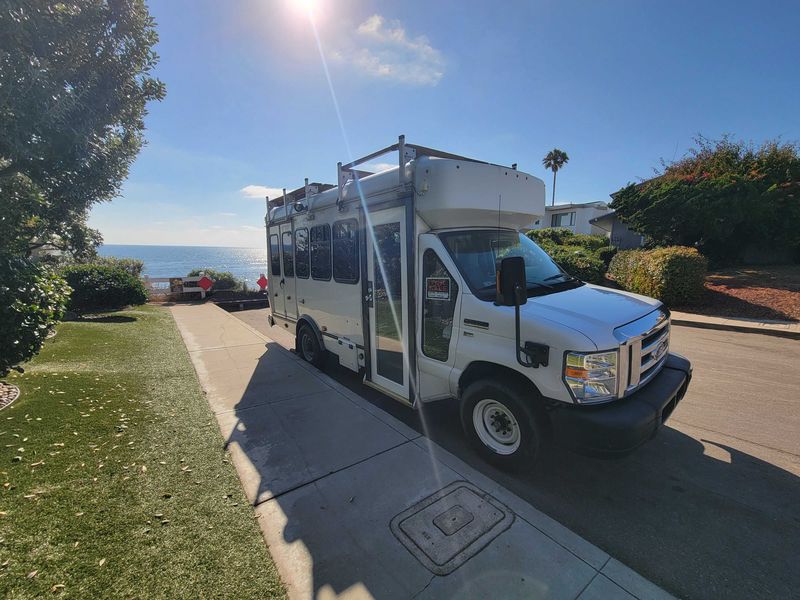 Picture 4/40 of a 2016 Ford E350 V8  Shuttle for sale in San Diego, California