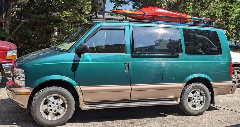 Picture 2/3 of a 2003 Chevrolet Astro Van AWD for sale in Medford, Oregon