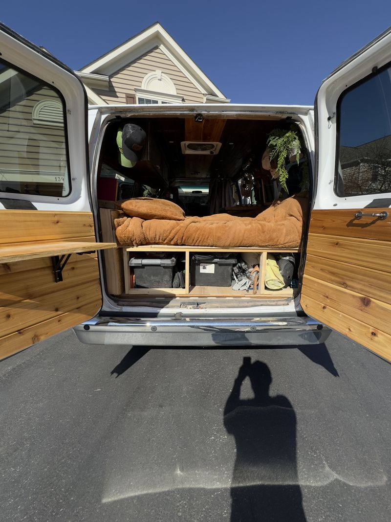 Picture 3/18 of a 2011 Ford E350 Camper for sale in Cody, Wyoming