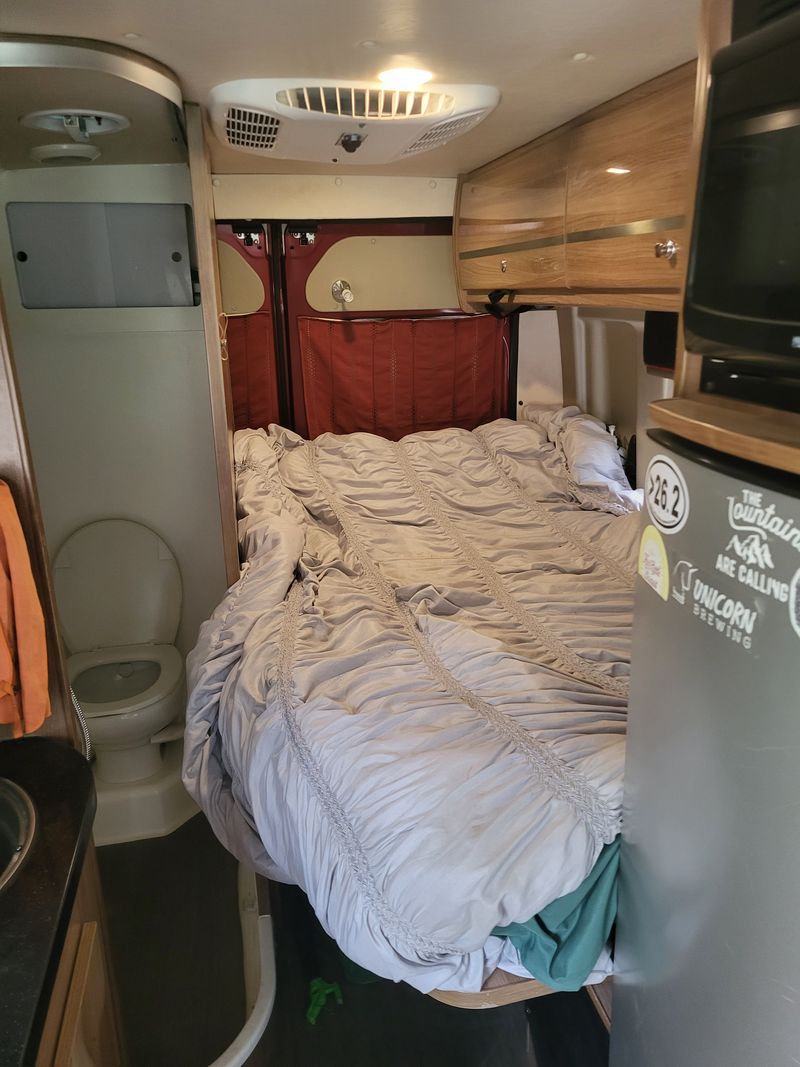Picture 4/9 of a 2017 Winnebago Travato 59g for sale in Portland, Oregon