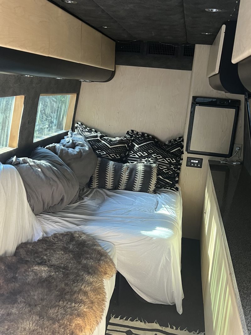 Picture 4/32 of a T1N Sprinter 2500 OPEN TO TRADES AND OFFERS for sale in Los Angeles, California