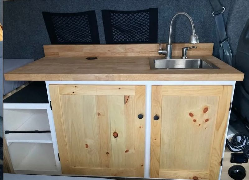 Picture 4/10 of a Ford E350 Econoline Quigley 4x4 Conversion for sale in Bishop, California