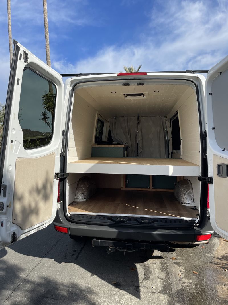 Picture 5/8 of a 2007 Dodge Sprinter Van in great condition for sale in Laguna Beach, California