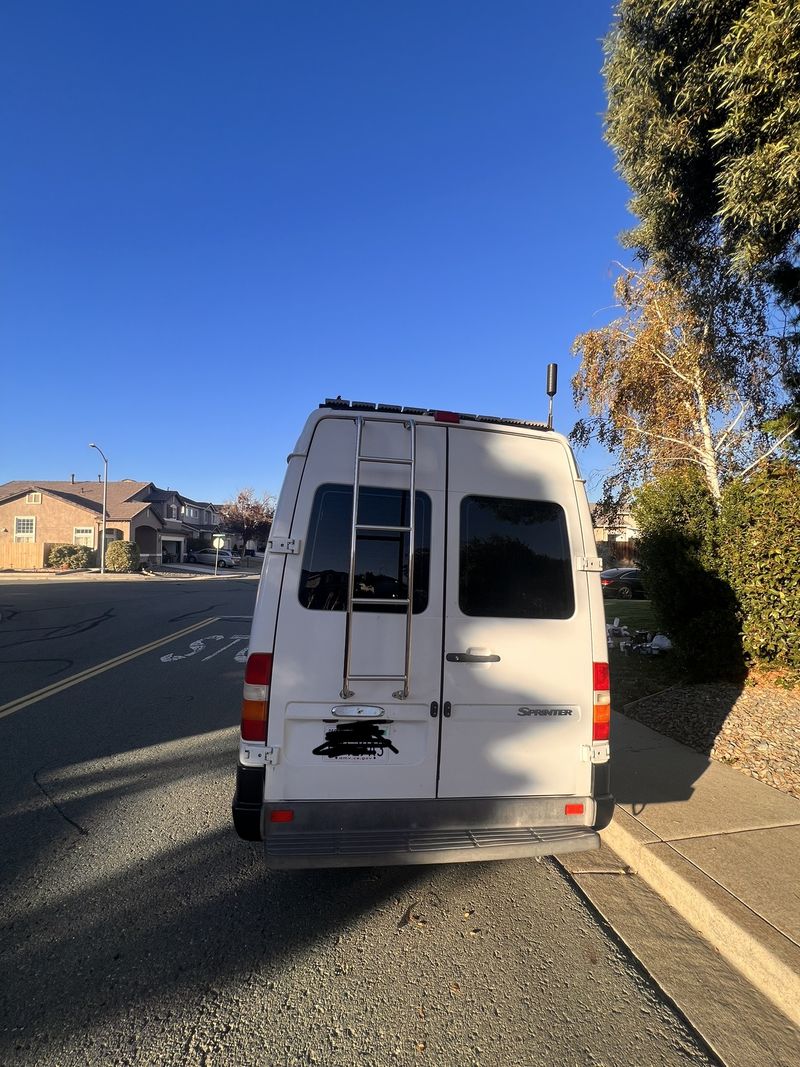 Picture 4/29 of a 2006 Freightliner camper  for sale in Brentwood, California