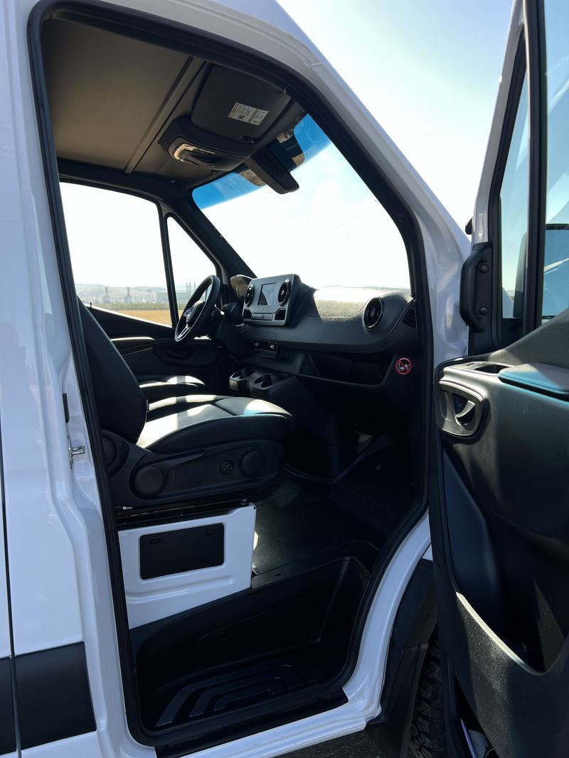 Picture 4/11 of a 2021 Mercedes Sprinter Hi Roof for sale in Wickenburg, Arizona