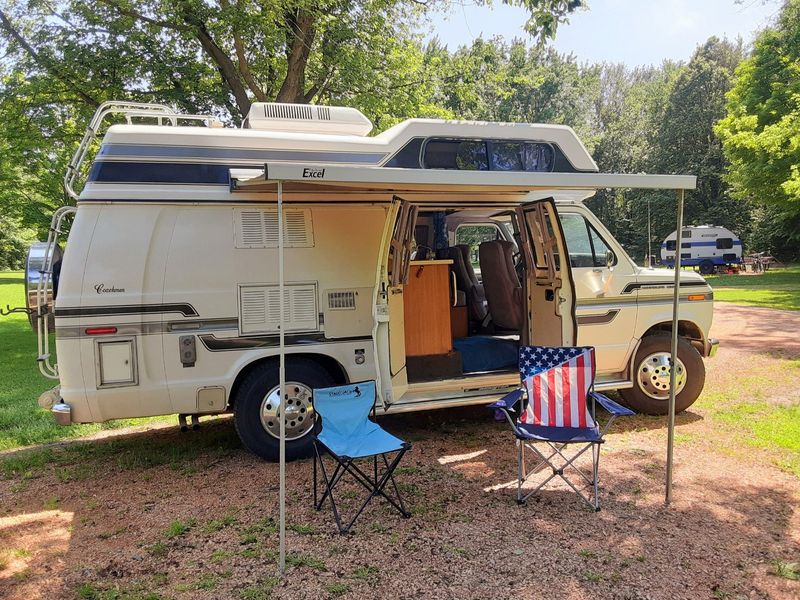 Picture 1/12 of a 1987 Coachmen E250 for sale in Mound, Minnesota