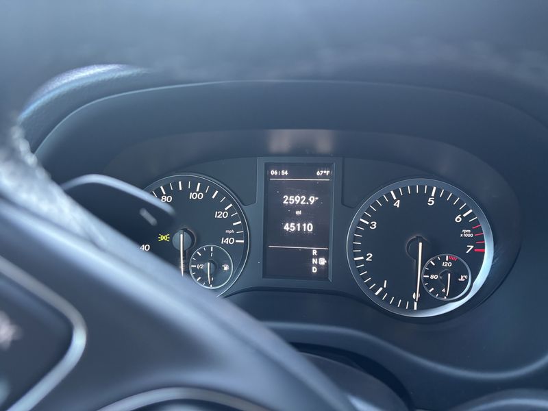 Picture 2/9 of a 2018 Mercedes Metris Weekender for sale in Torrance, California