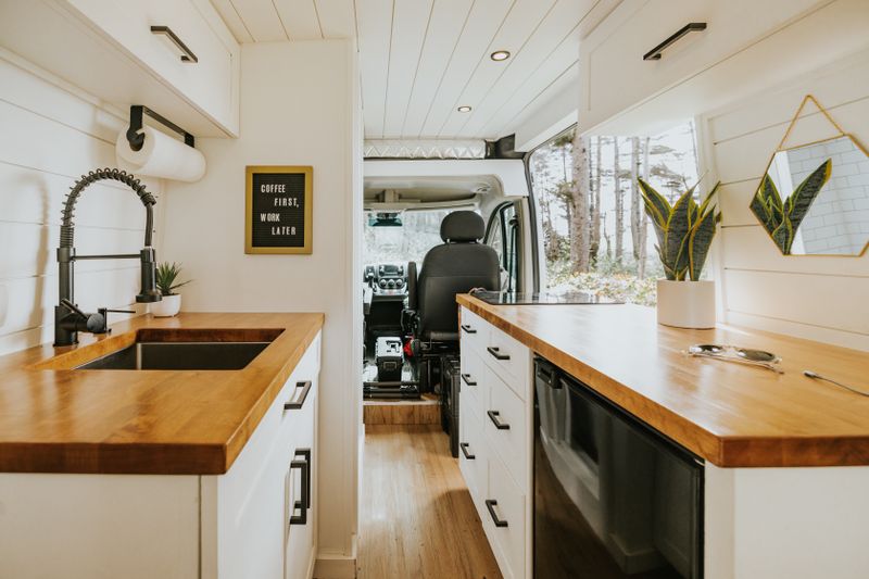 Picture 3/5 of a Noma Vans | Luxury Campervan - 2019 Ram Promaster for sale in Seattle, Washington