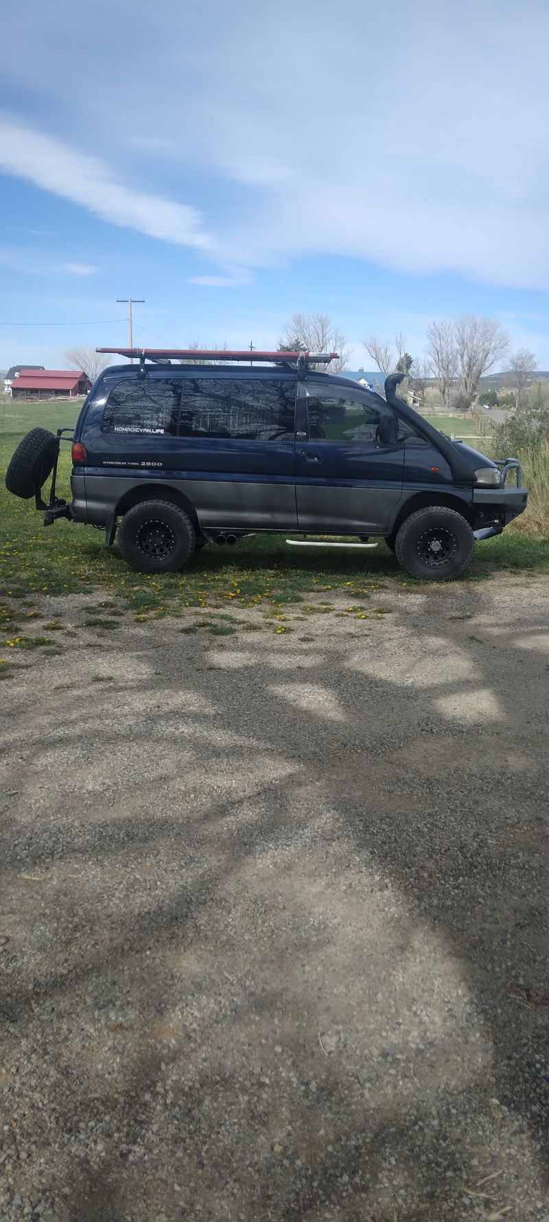 Picture 2/10 of a 1996 Mitsubishi delica l400 space gear for sale in Paonia, Colorado