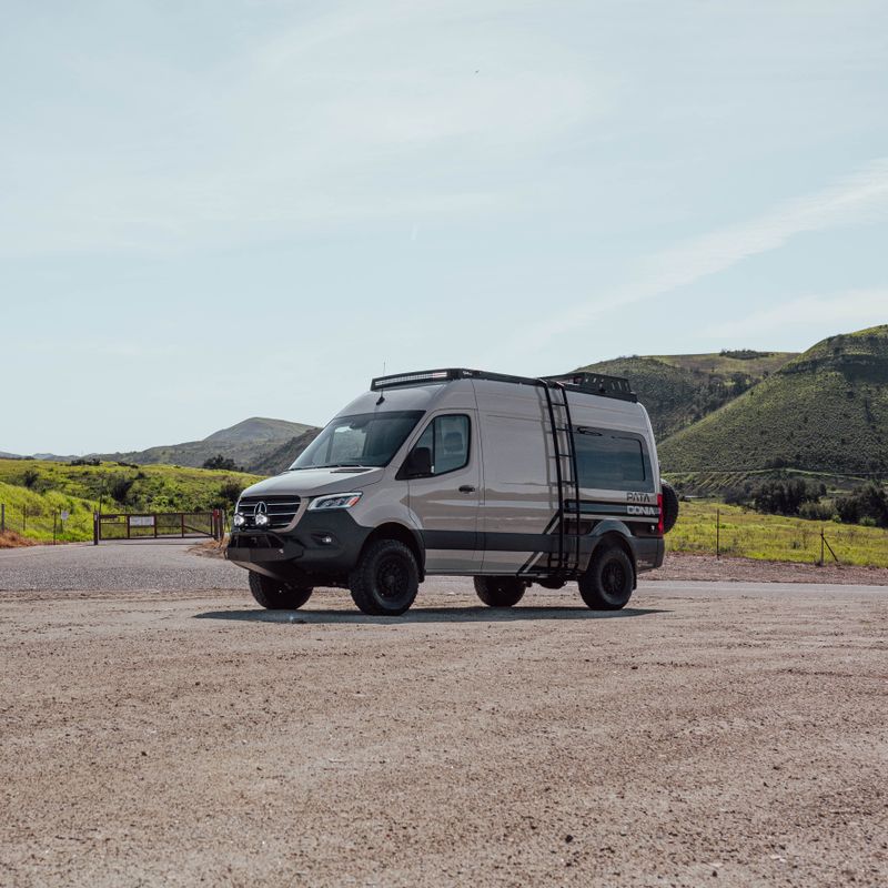 Picture 3/16 of a 4X4 SPRINTER 2022 for sale in Huntington Beach, California