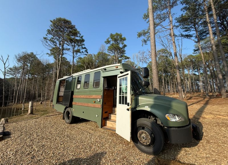 Picture 4/26 of a 2010 Thomas Built Converted Bus for sale in Pacific, Missouri