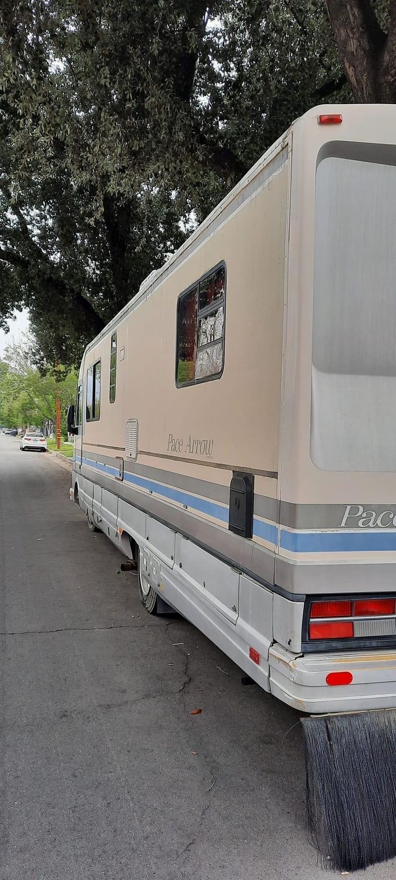 Picture 2/29 of a 1990 Pace Arrow for sale in San Bernardino, California