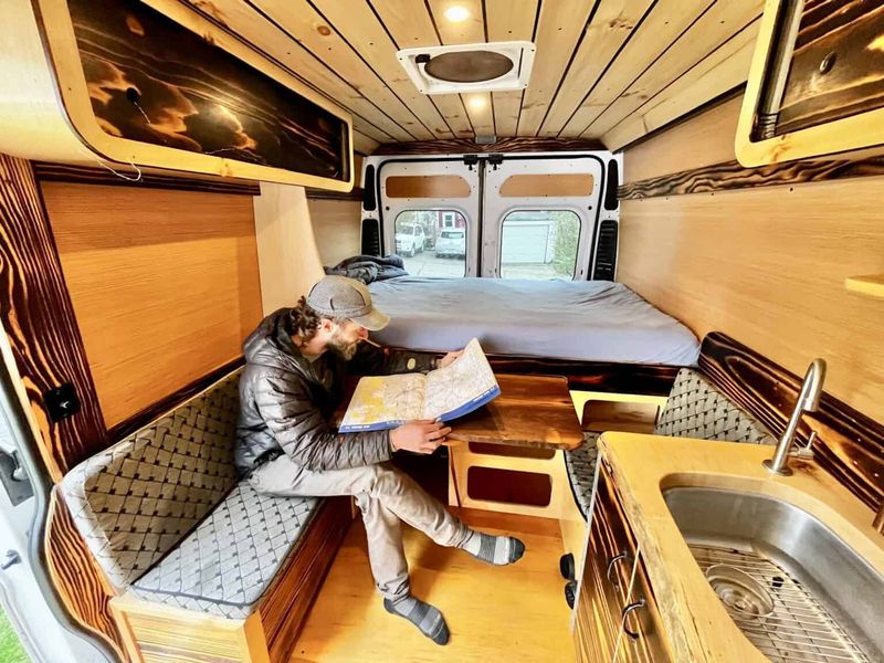 Picture 3/8 of a Dream Surf Van  for sale in Kilauea, Hawaii