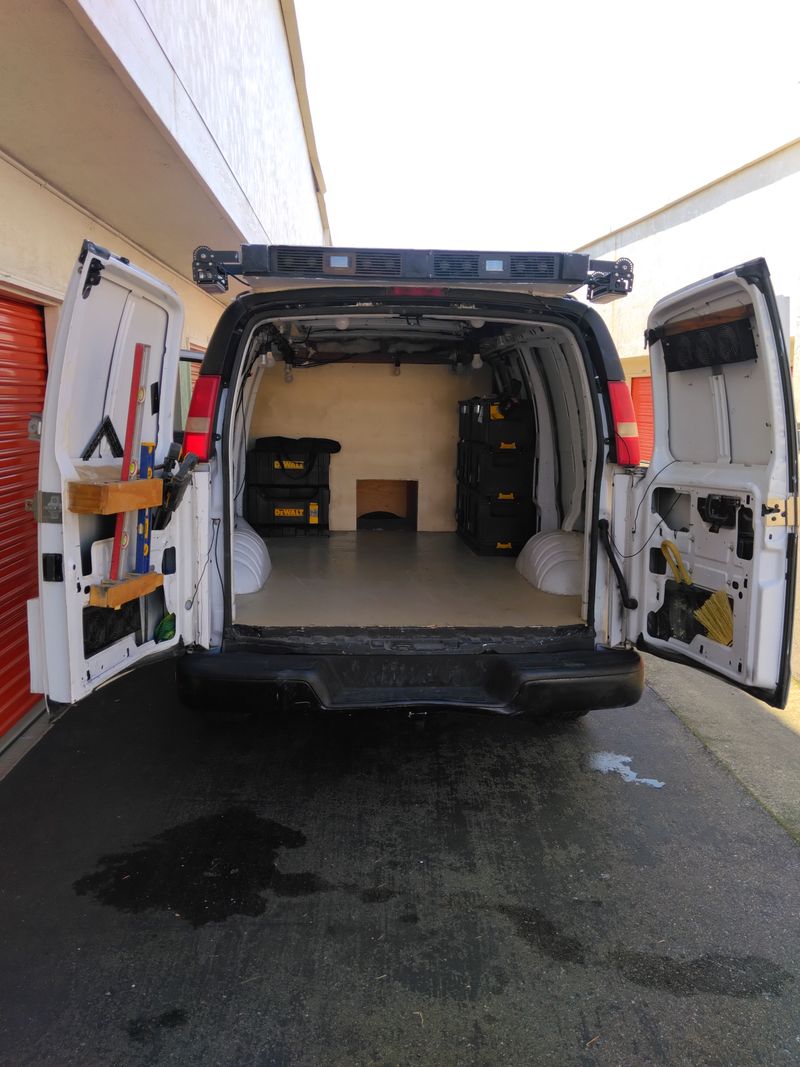 Picture 3/8 of a 2009 Chevrolet Express 1500 for sale in Albany, California