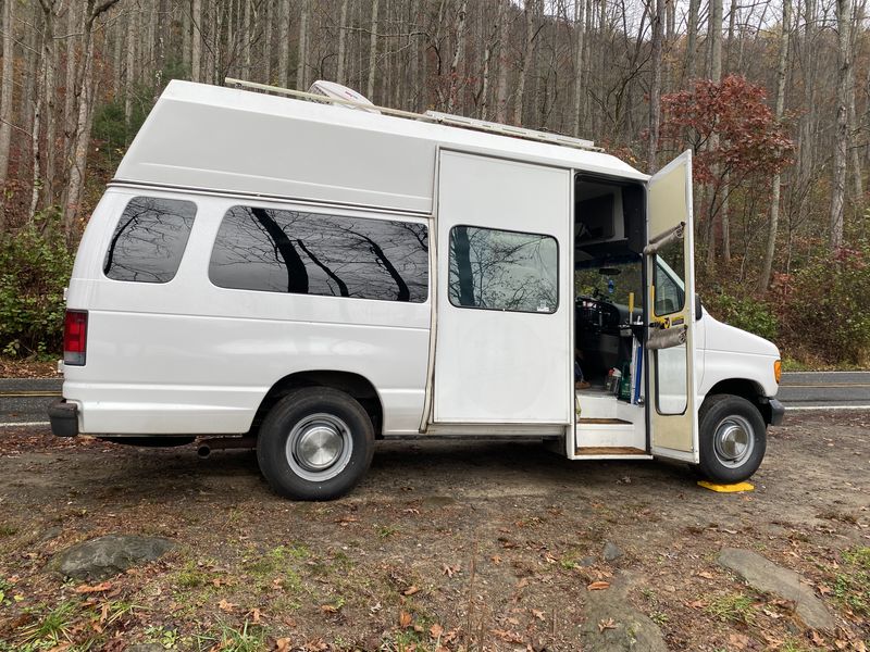 Picture 2/17 of a 2006 Ford E350 Campervan  for sale in Haw River, North Carolina