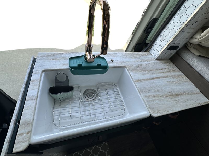 Picture 5/42 of a 2022 Sprinter Cargo 144" 2500 High Roof 4x2 v6 Diesel for sale in Sheffield Lake, Ohio