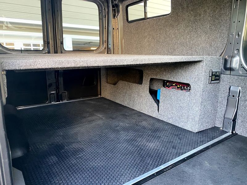 Picture 5/10 of a 2021 AWD Ford Transit  Weekender with Pop Top for sale in Sand Point, Alaska
