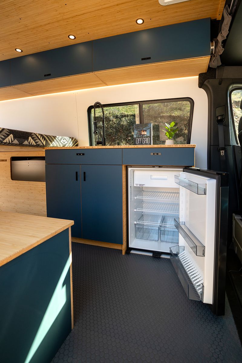 Picture 3/14 of a 2025 Geotrek Albatross Sprinter 144 AWD for sale in Boulder, Colorado