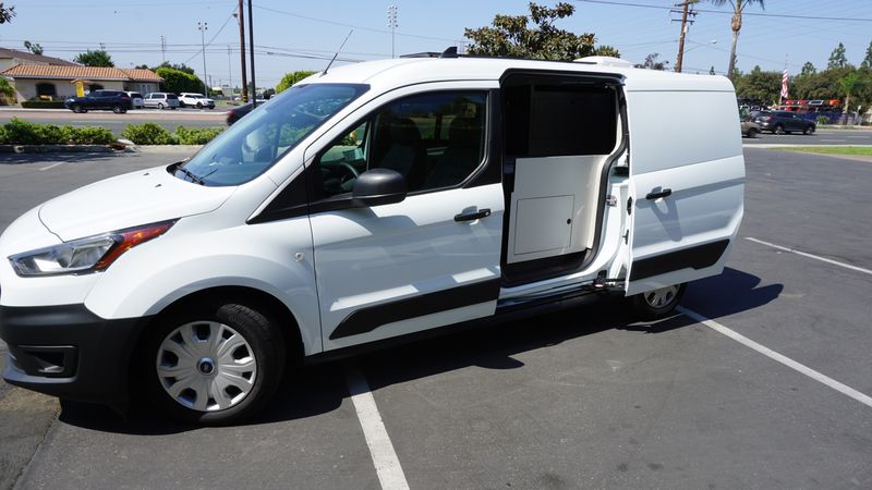 Picture 2/19 of a Ford Transit Connect LWB Camper Van – Pro Built By AVM for sale in Miami Beach, Florida