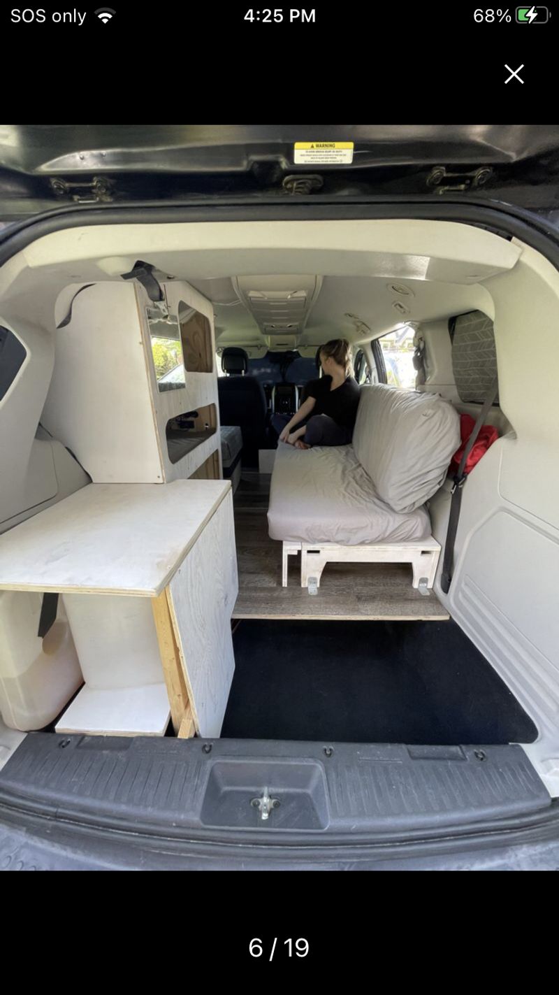 Picture 3/22 of a Dodge Grand Caravan for sale in Los Angeles, California